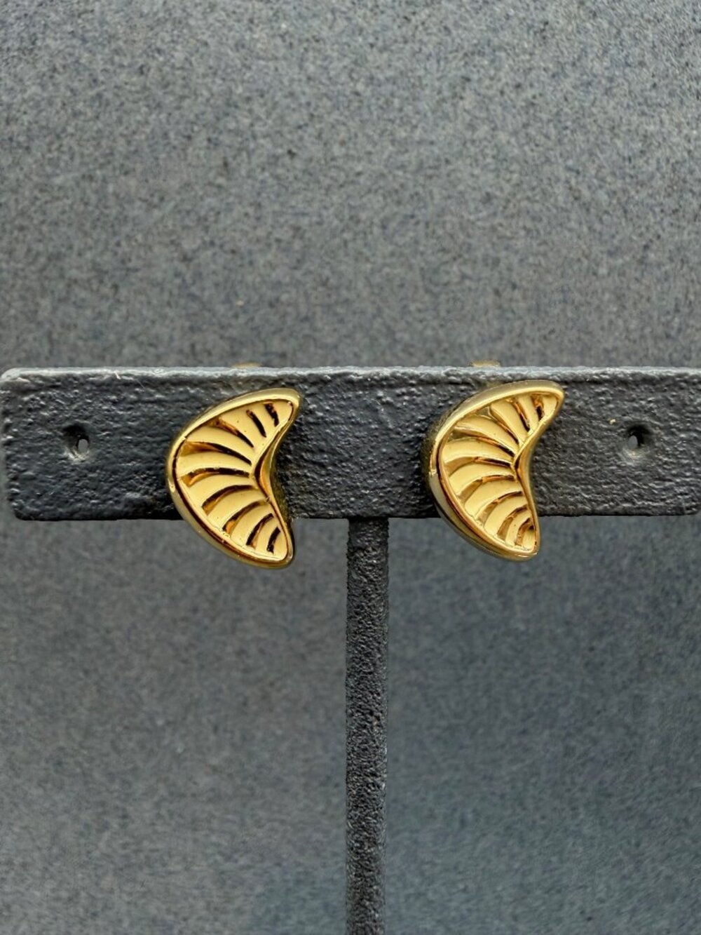 Vintage Clip-On Crescent Earrings 5/8 In As Is Gold Cream Textured Ridged Retro